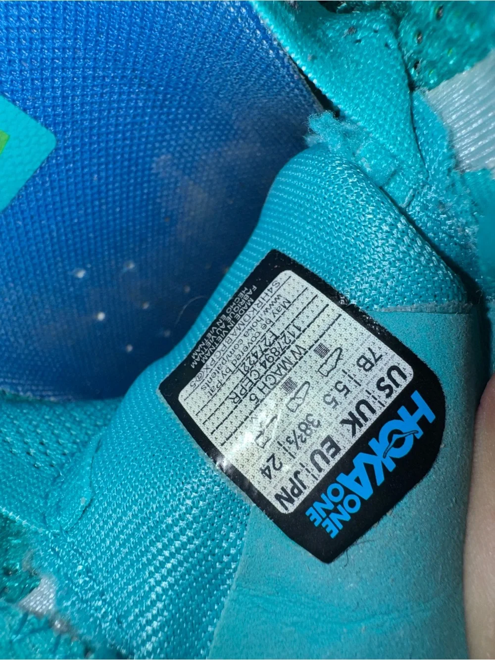 HOKA ONE ONE Mach 5 Women’s size 7Running Shoes - small wear on right shoe
